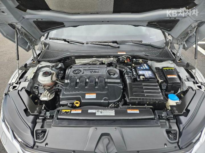 Volkswagen Arteon 2.0 TDI Elegance Premium 7