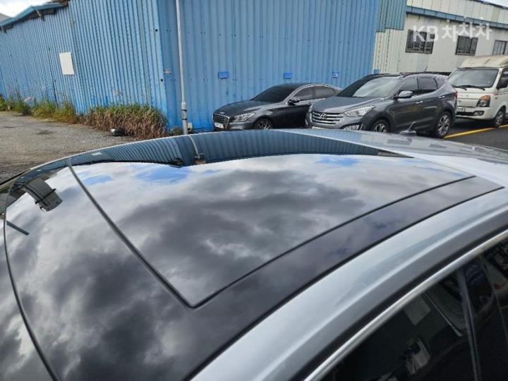 Volkswagen Arteon 2.0 TDI Elegance Premium 8