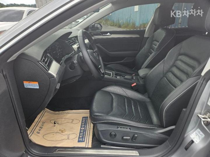 Volkswagen Arteon 2.0 TDI Elegance Premium 9