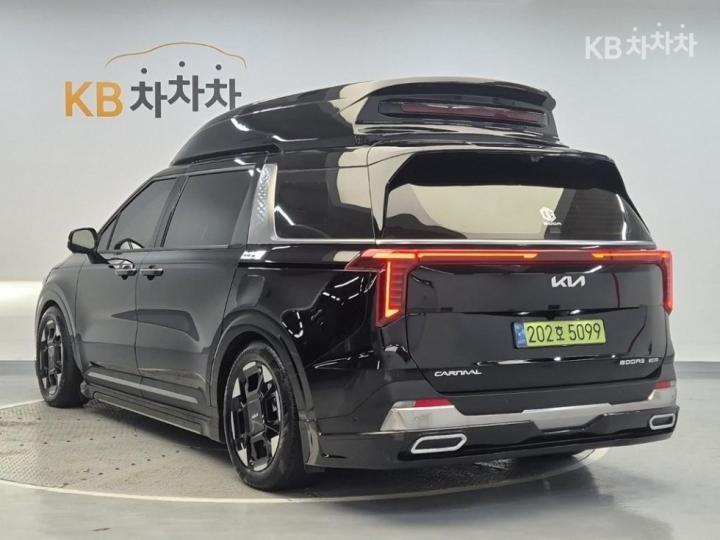 Kia Carnival High Limousine 1.6 HEV 9 Seater Signature - фото 3