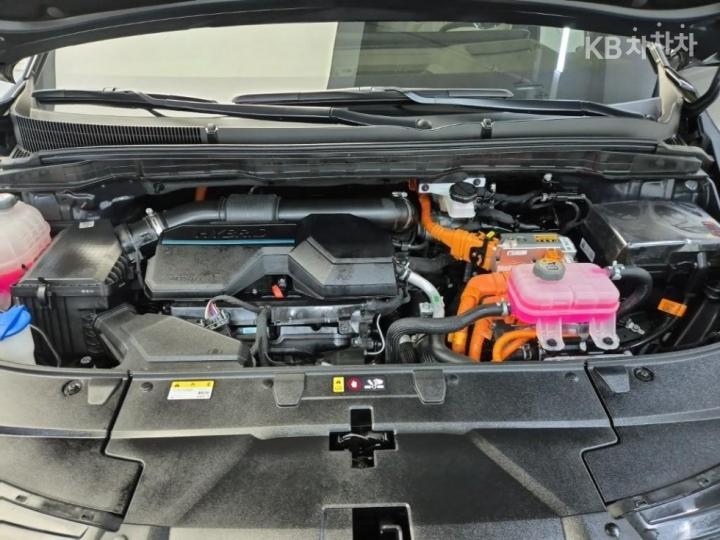 Kia Carnival High Limousine 1.6 HEV 9 Seater Signature - фото 6