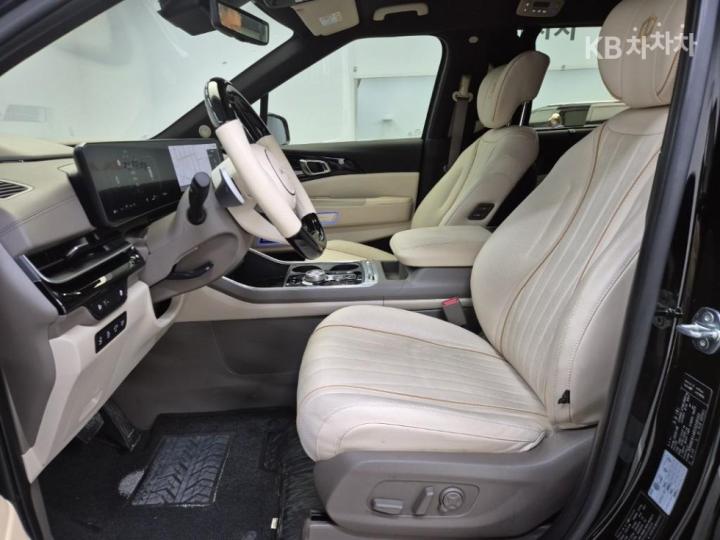 Kia Carnival High Limousine 1.6 HEV 9 Seater Signature - фото 7