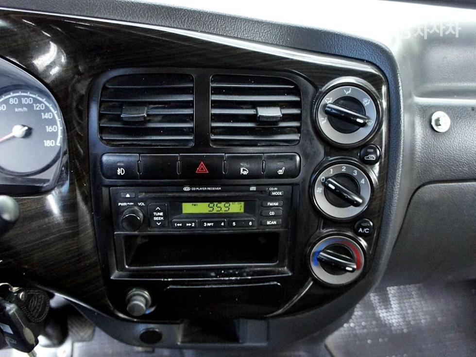 2011 - kia bongo iii