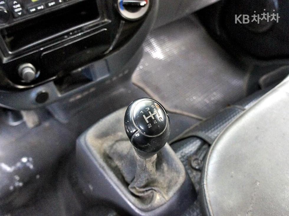 2011 - kia bongo iii