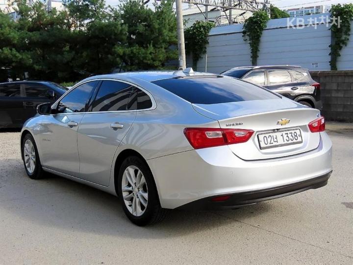 Chevrolet Malibu 1.8 Hybrid LT Deluxe 4