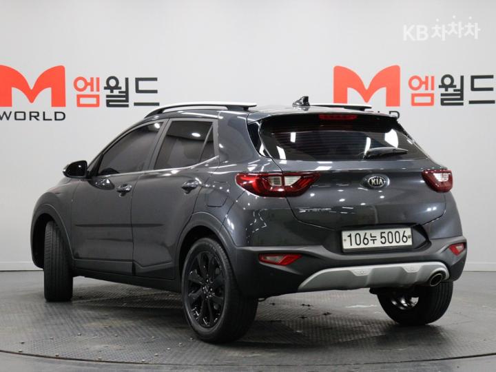 Kia Stonic Gasoline 1.4 MPI Prestige 4
