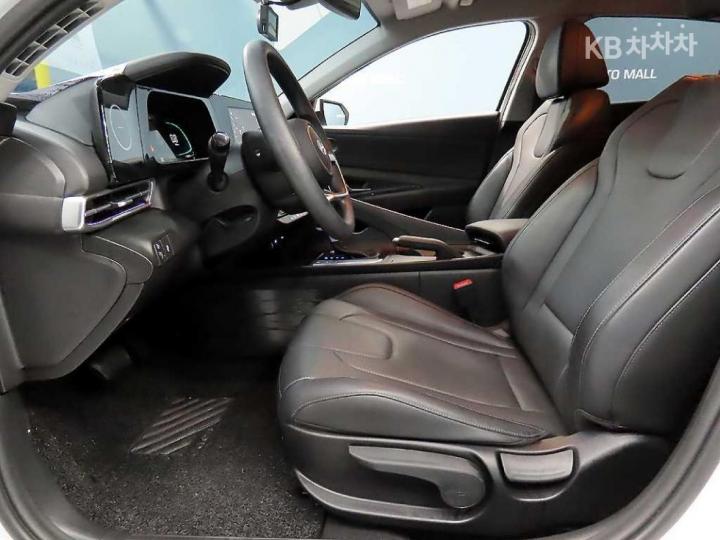 Hyundai Avante 1.6 LPi Smart - фото 12