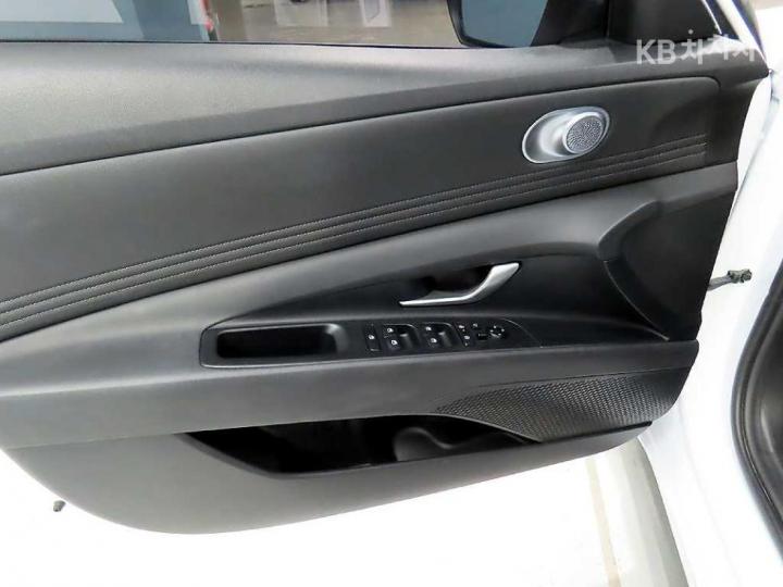 Hyundai Avante 1.6 LPi Smart - фото 25