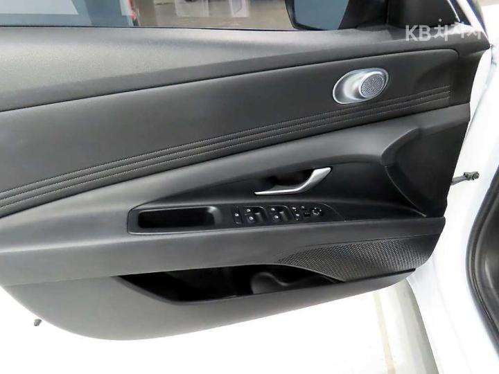 Hyundai Avante 1.6 LPi Smart - фото 26