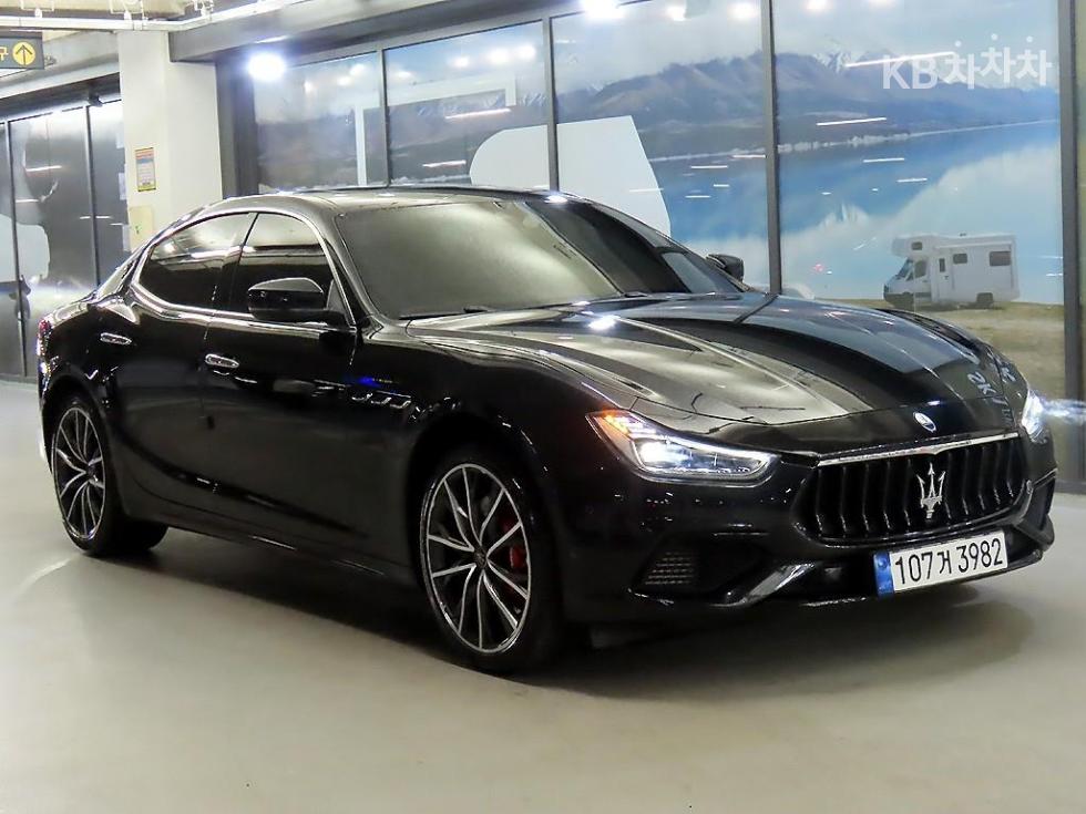 2022 maserati ghibli