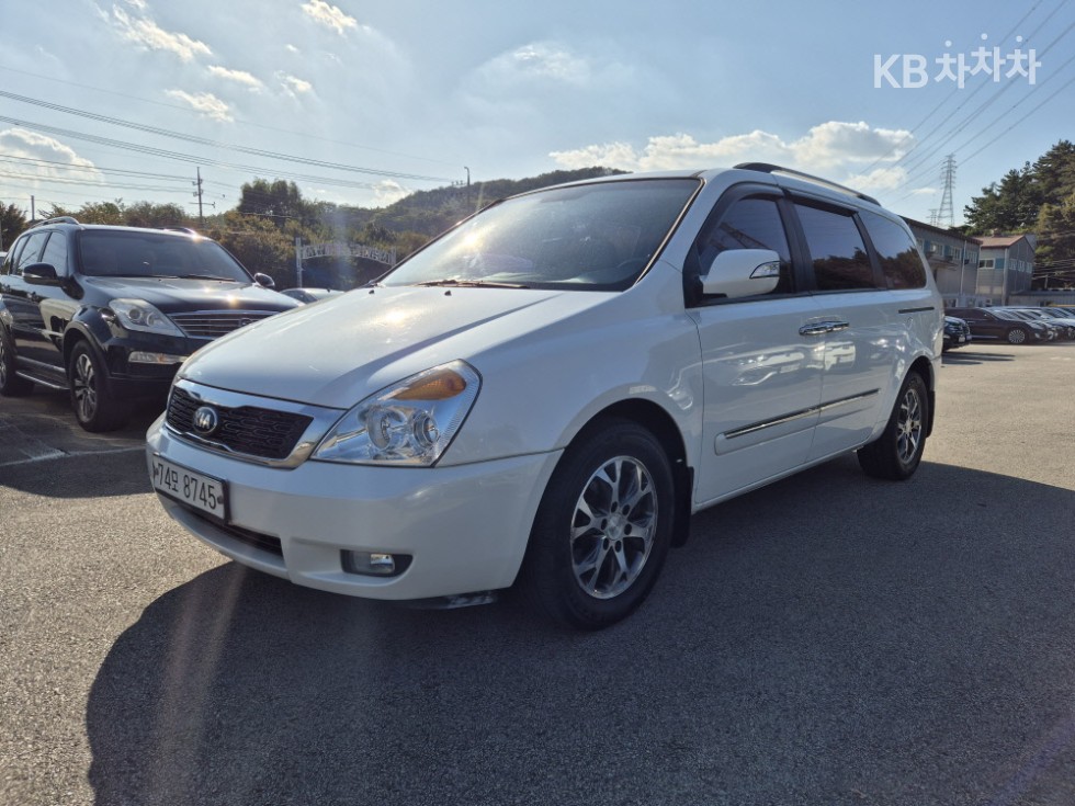 2014 - kia carnival