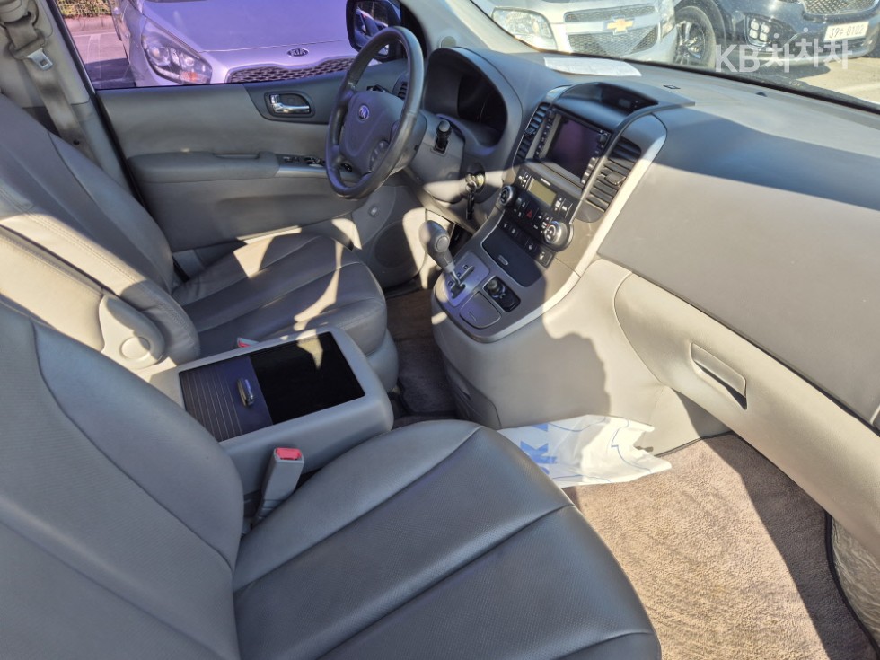2014 - kia carnival