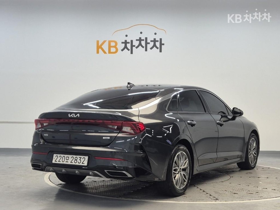2023 - kia k5