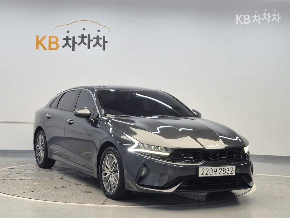 2023 - kia k5