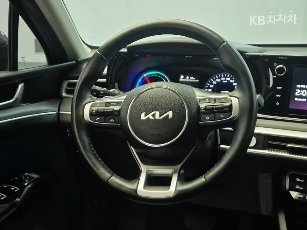 2023 - kia k5