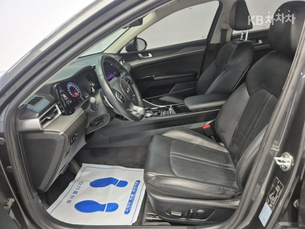 2023 - kia k5