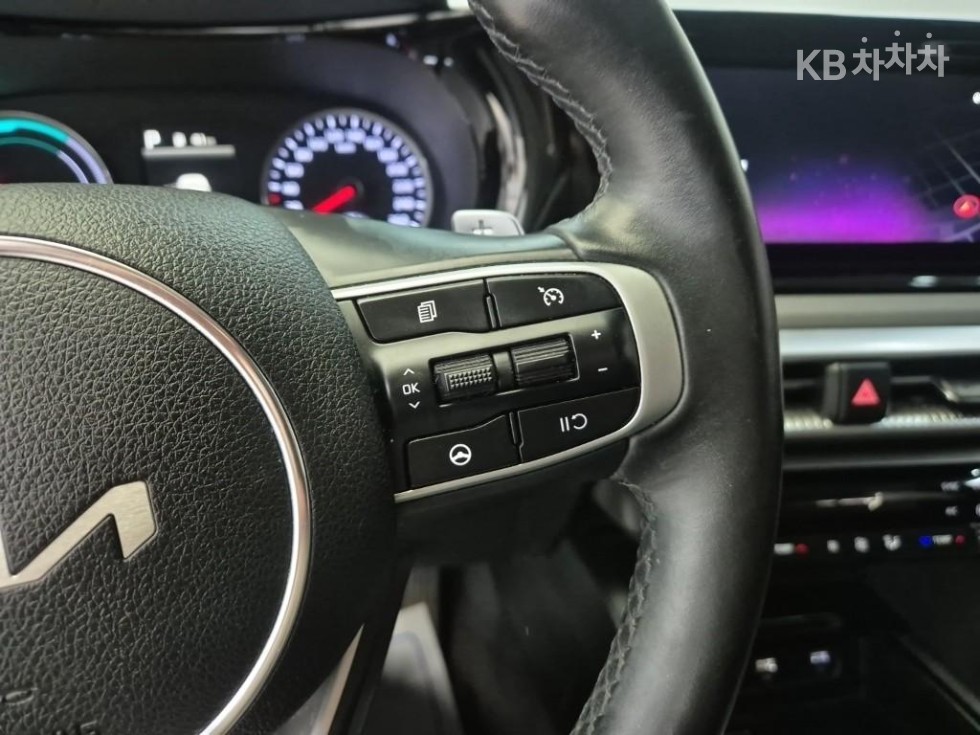 2023 - kia k5