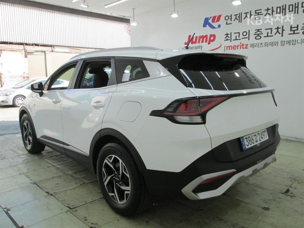 2023 - kia sportage