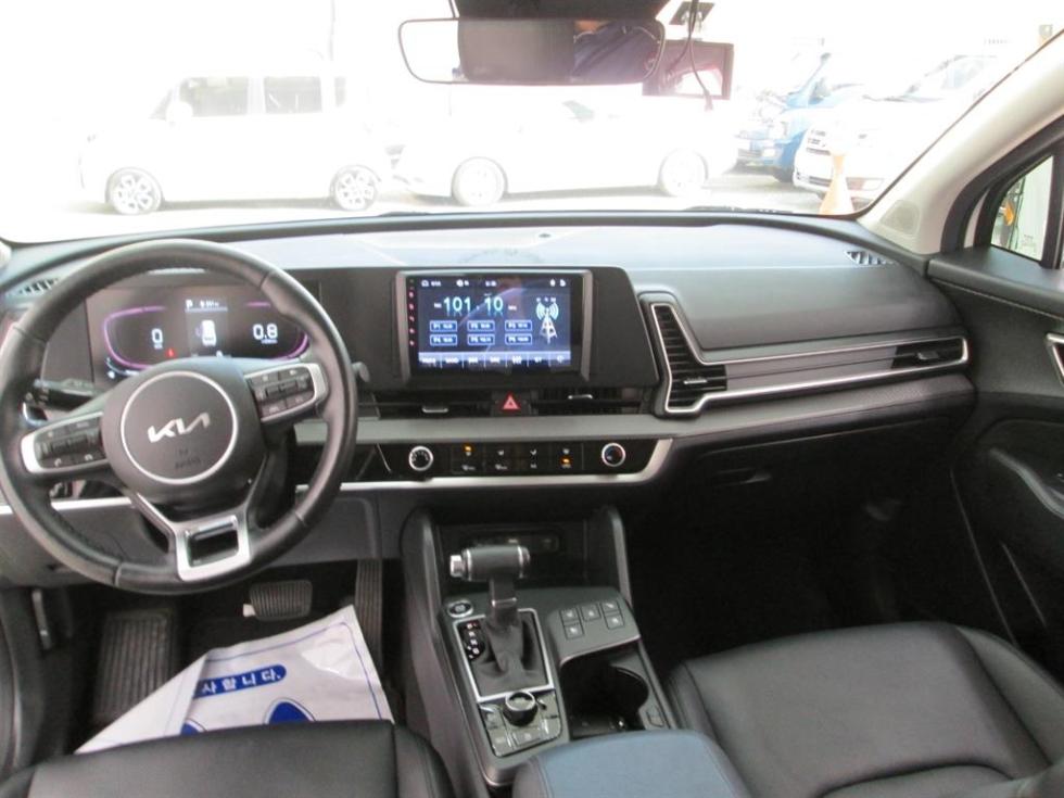 2023 - kia sportage