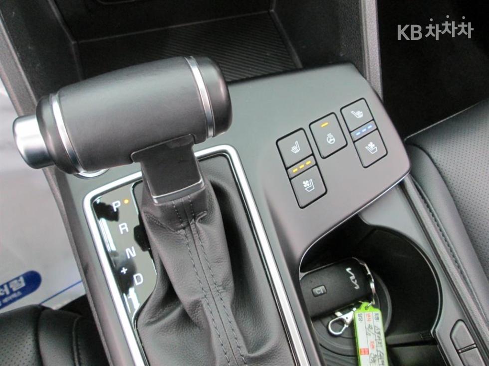 2023 - kia sportage