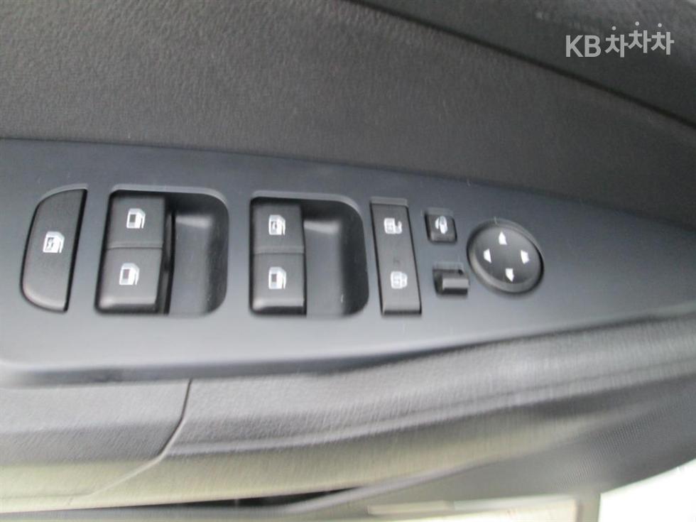 2023 - kia sportage