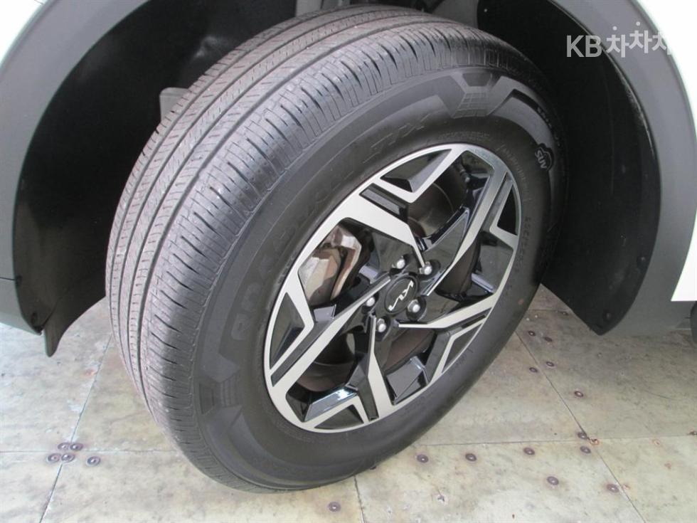 2023 - kia sportage