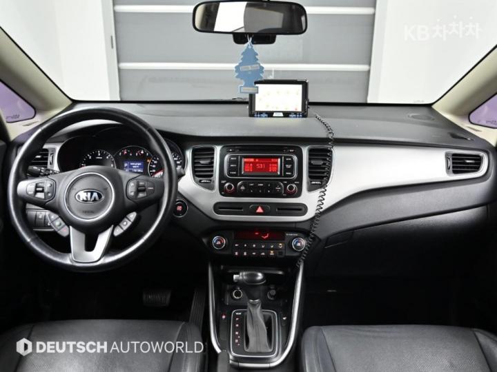 Kia Carens 1.7 VGT Prestige 8