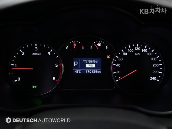 Kia Carens 1.7 VGT Prestige 9