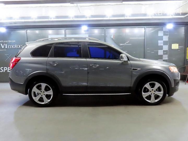 Chevrolet Captiva 2WD LT Premium 4