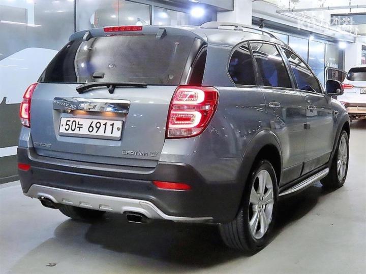 Chevrolet Captiva 2WD LT Premium 5