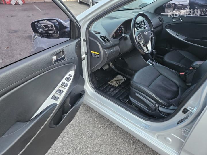 Hyundai Accent New 1.4 VVT Modern 8