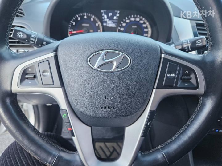 Hyundai Accent New 1.4 VVT Modern 10