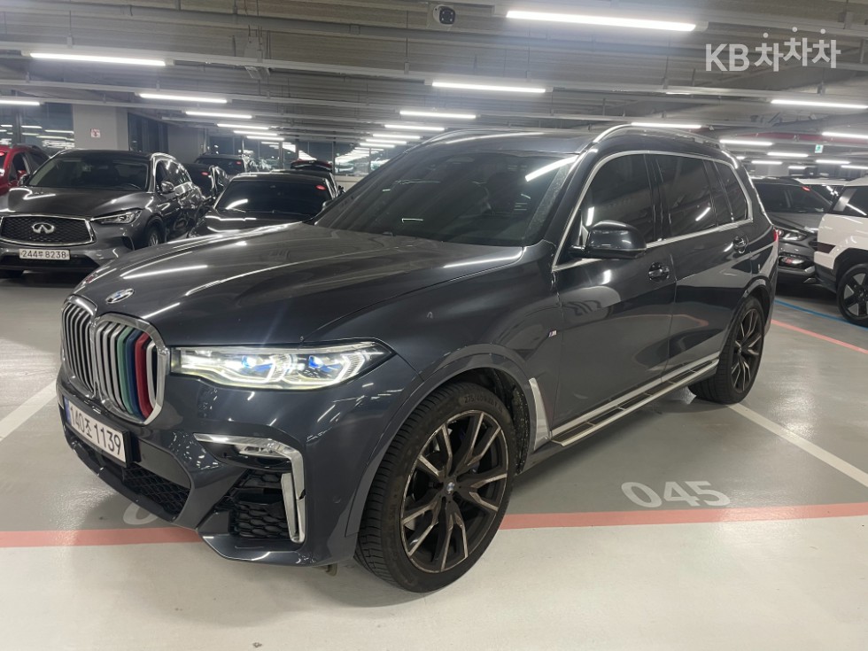 BMW X7(G07) xDrive 40i M Sport - фото 1