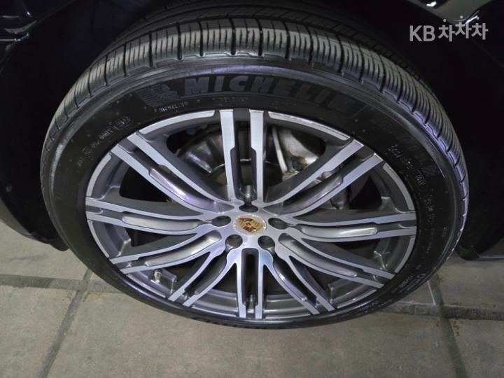 Porsche Macan 3.0 S Diesel 9