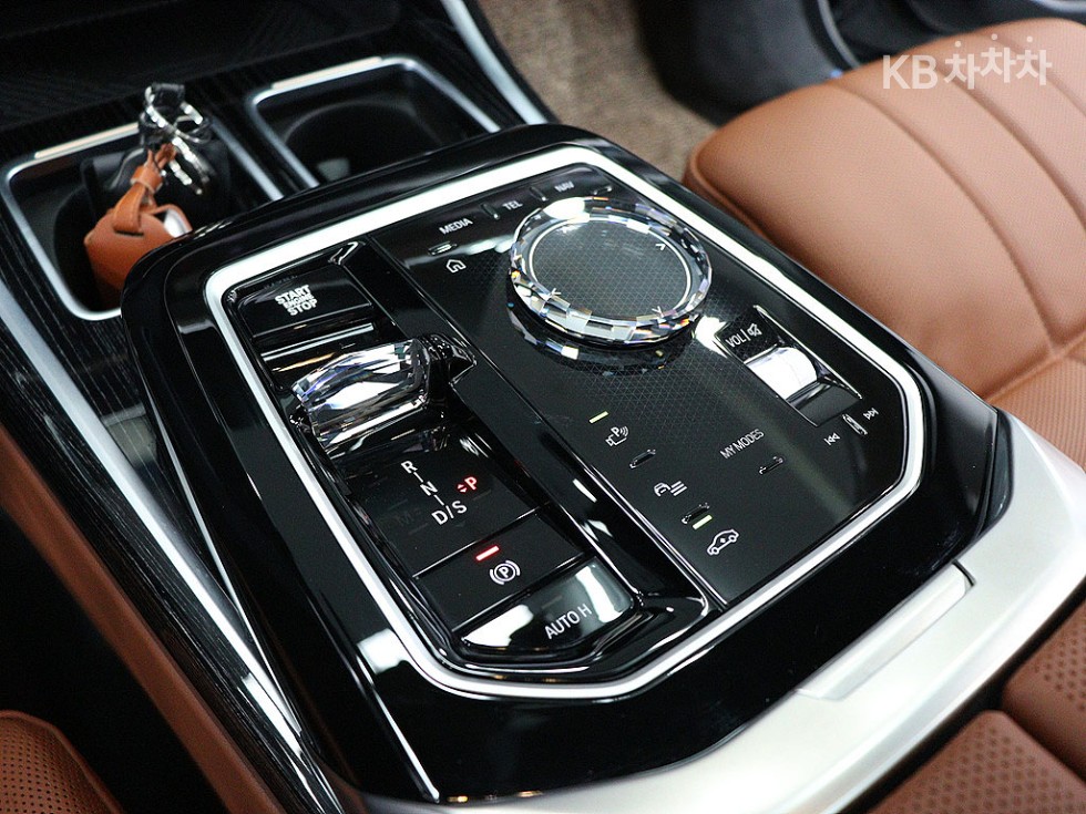 BMW 7er — miniaturë 12