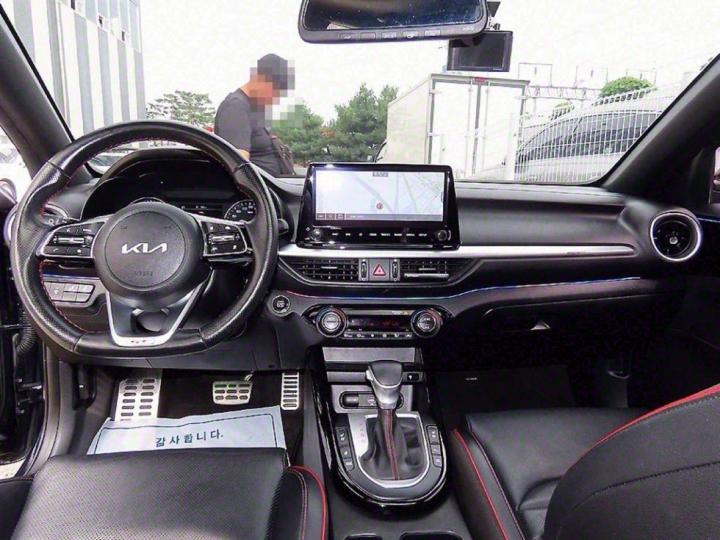 Kia K3 GT BD 1.6 T-GDi 5 Duo Signature 8