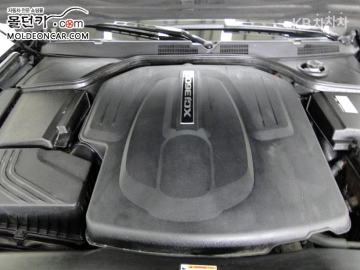 KG Mobility (Ssangyong) Chairman W CW700 Prestige 9