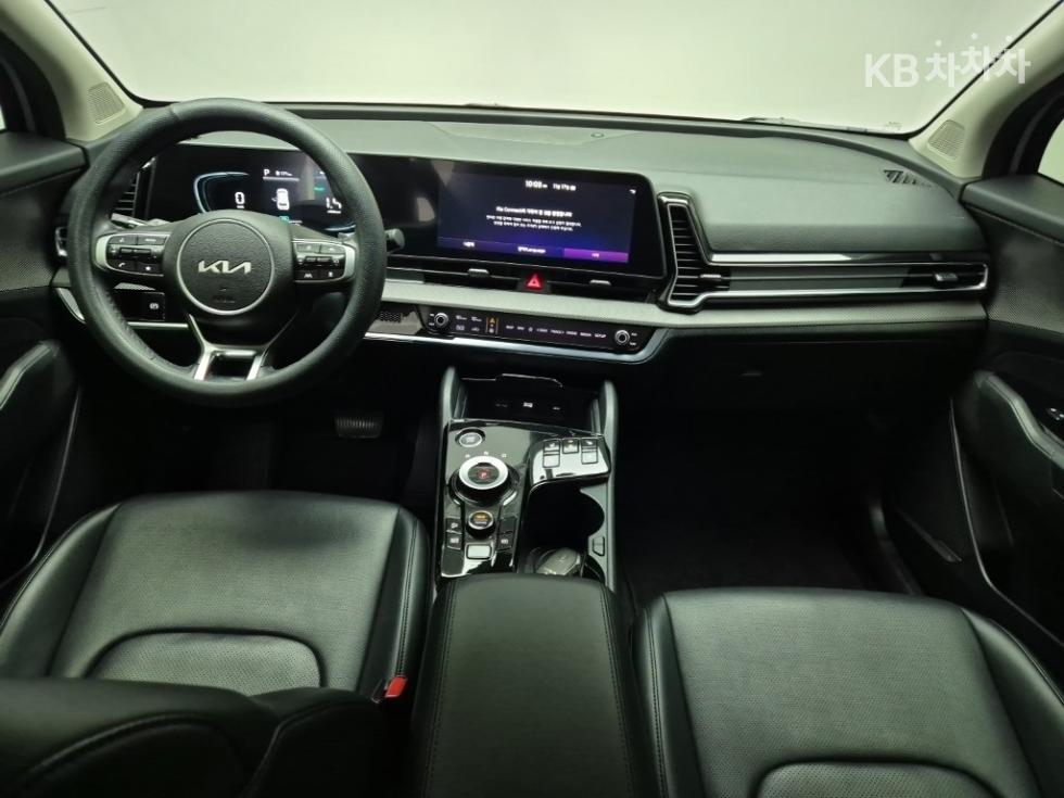 2023 - kia sportage