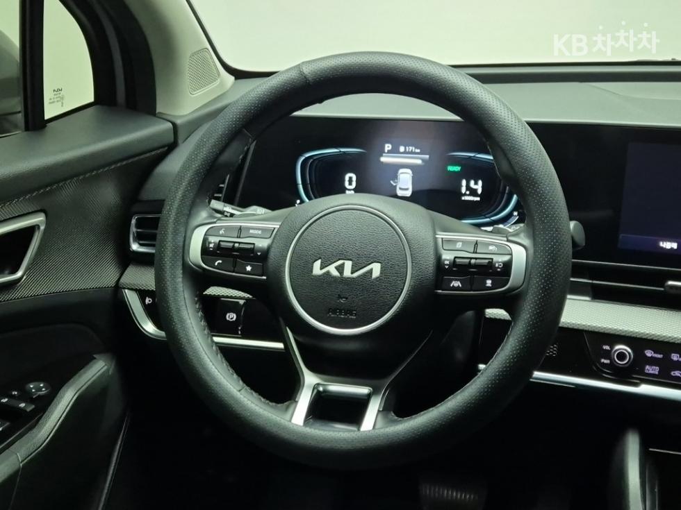 2023 - kia sportage