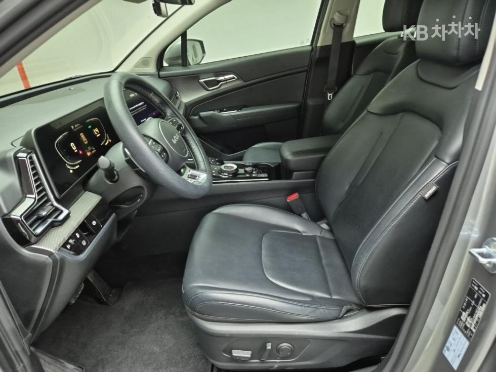 2023 - kia sportage