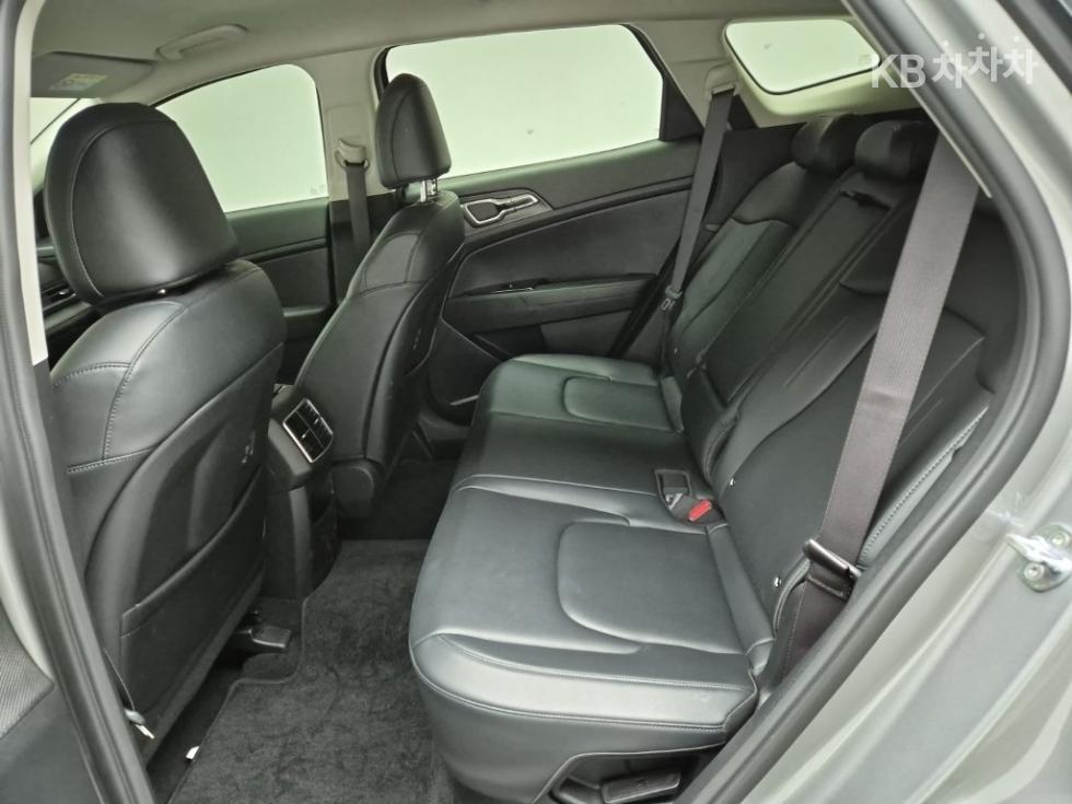 2023 - kia sportage