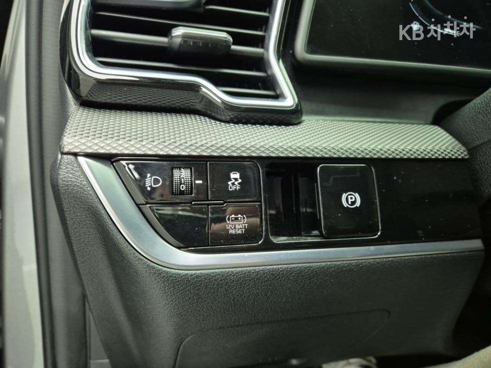 2023 - kia sportage