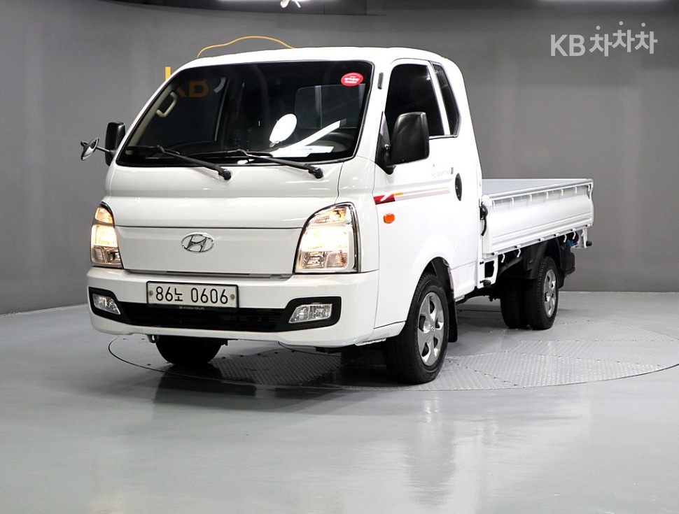 Hyundai 포터2 초장축 슈퍼캡 CRDi SUP 기본형 - фото 1