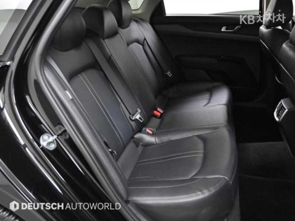2021 - kia k5