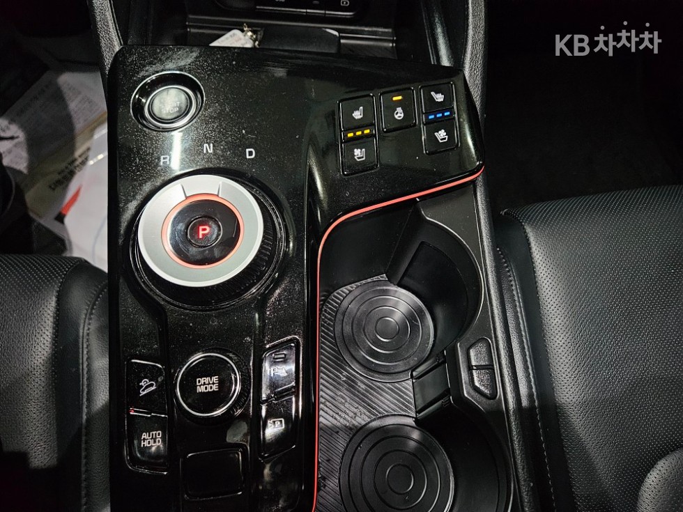 2022 - kia sportage