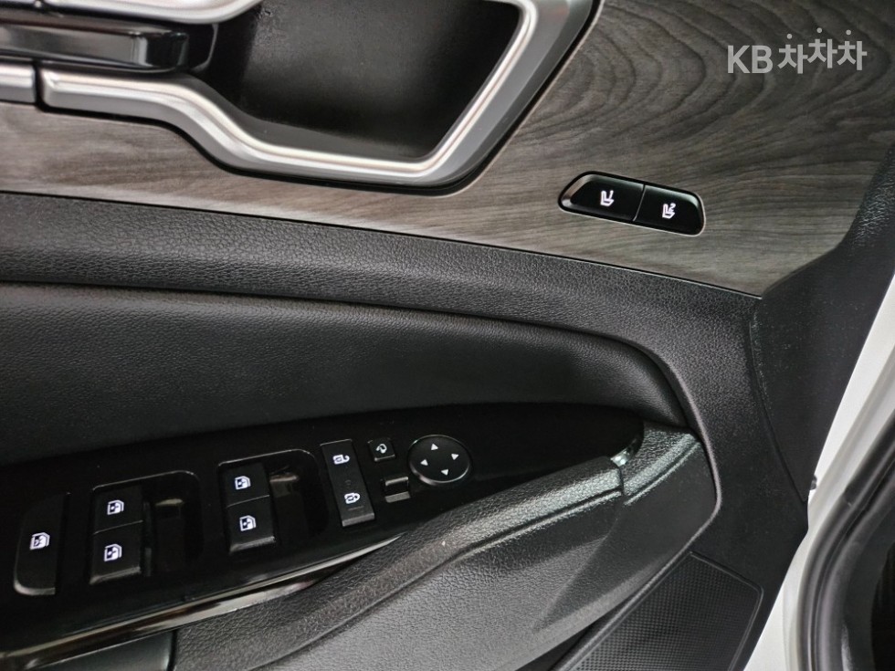 2022 - kia sportage