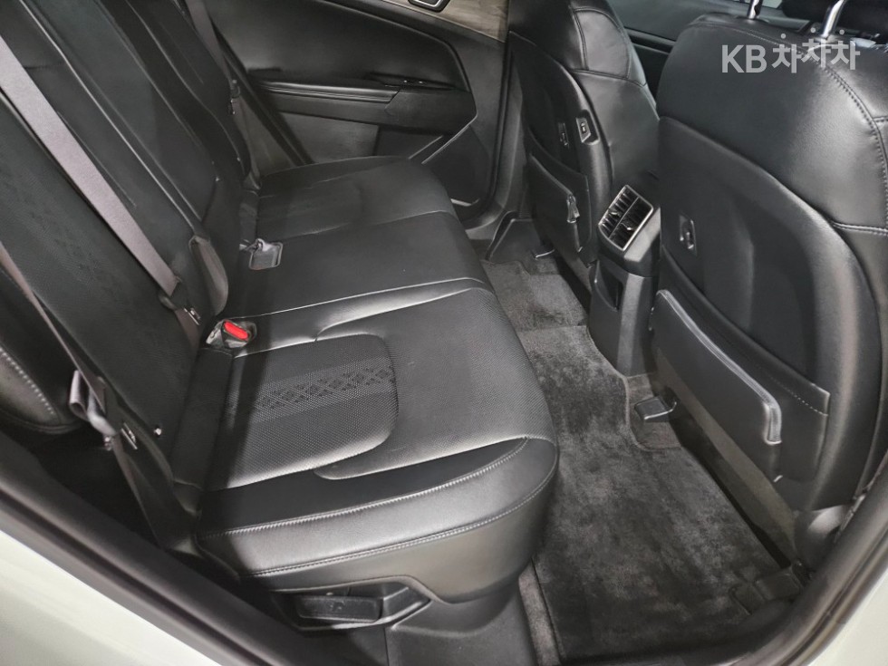 2022 - kia sportage