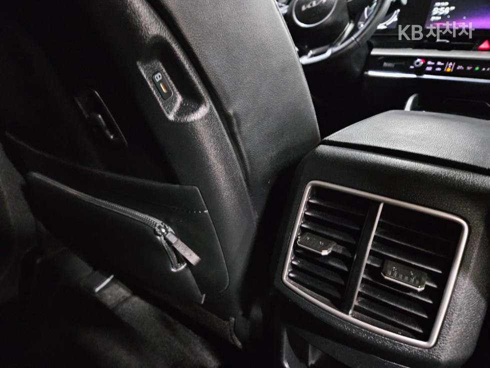 2022 - kia sportage