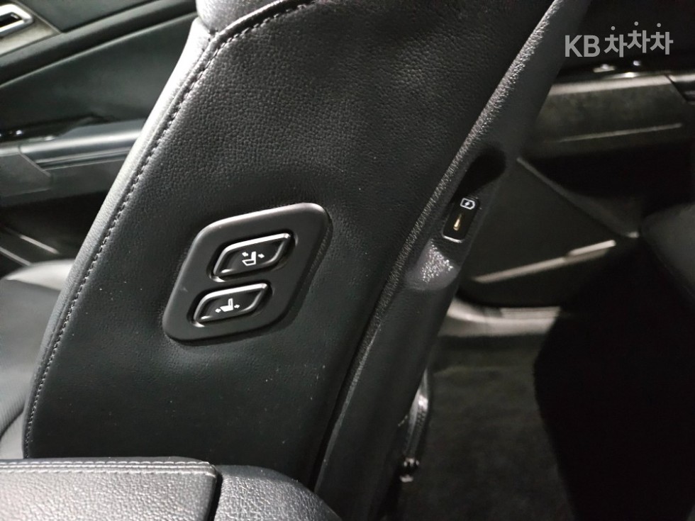 2022 - kia sportage