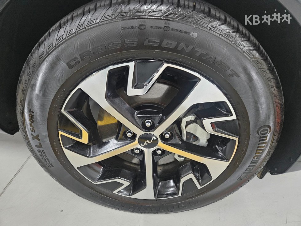 2022 - kia sportage
